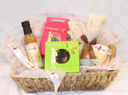 Cake, pudding cookies and sauce - traditional products in our Pudding Lady hamper